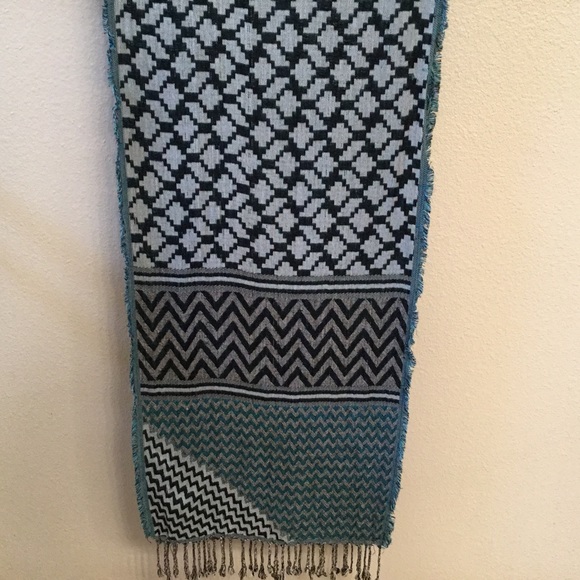 Sacred Threads blue and green bohemian print viscose scarf - Picture 8 of 9